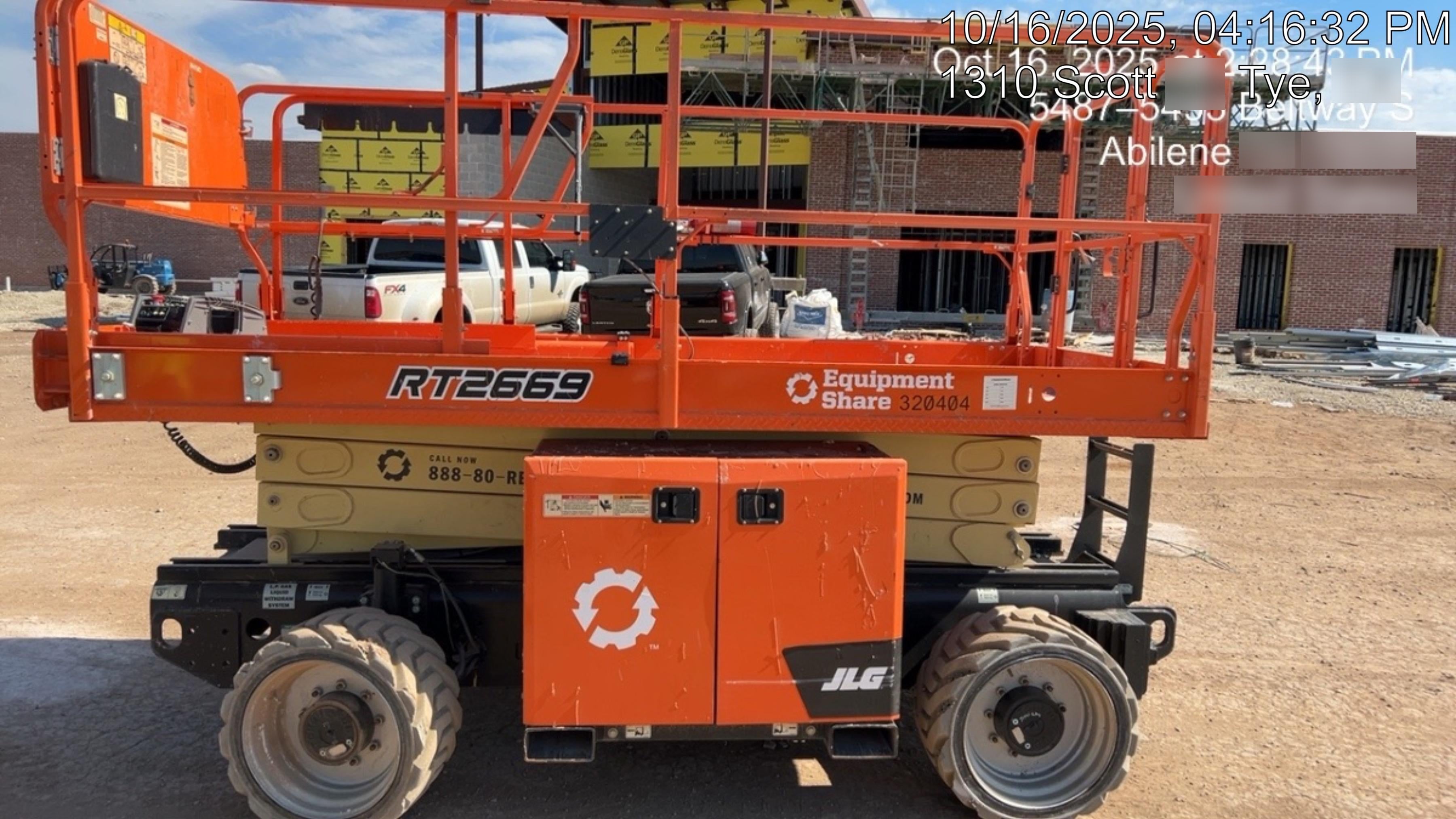 2023 JLG RT2669