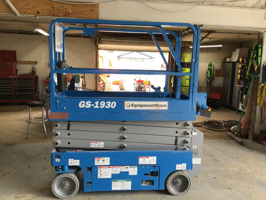 2020 Genie GS-1930 Solid Non Marking Tires, Beacon, Folding rails with half height swing gate