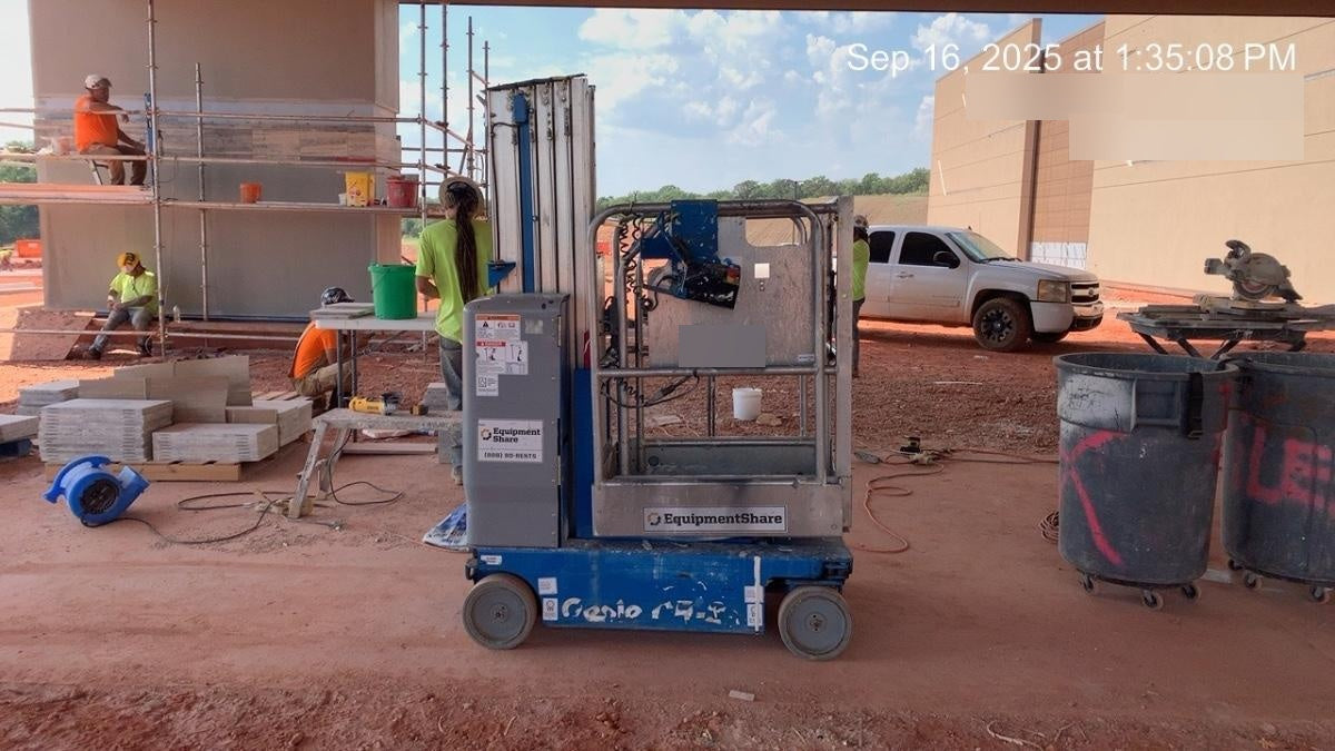 2019 GENIE GR-20