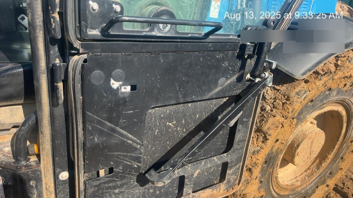 2019 Genie GTH-1056 Cab/Heat/AC, FF Tires, LED Work Lights, Beacon 60" QA Carriage, 60" Forks
