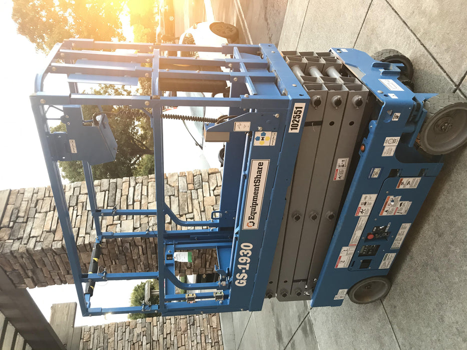 2020 Genie GS-1930 Solid Non Marking Tires, Beacon, Folding rails with half height swing gate, 800W Inverter