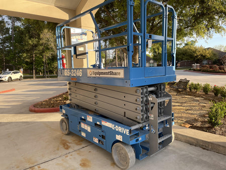 2022 GENIE GS-3246