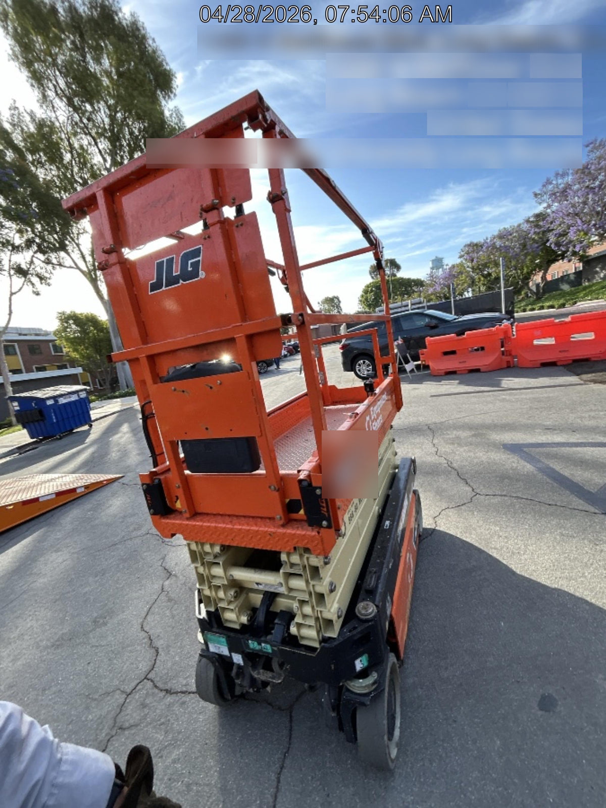 2023 JLG ES1932