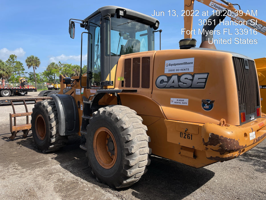 2015 Case 621F CLOSED CAB, JRB 416 STYLE HYD COUPLER