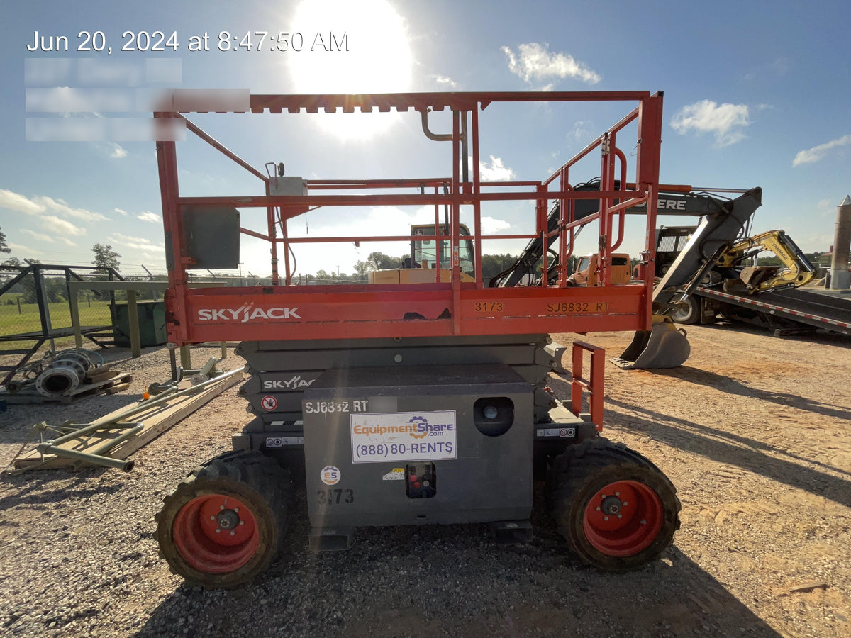 2017 SKYJACK SJ6832 RT