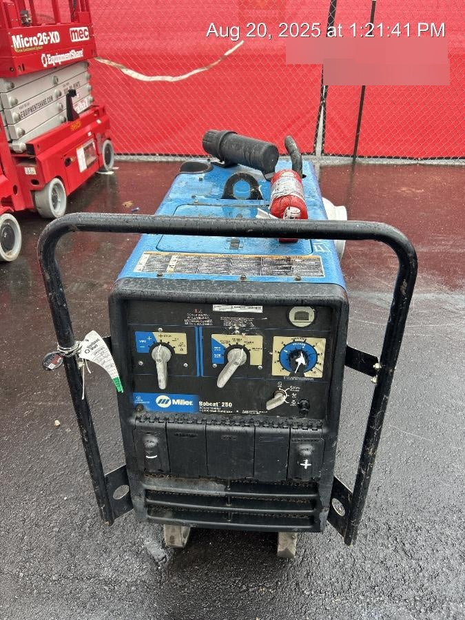 2019 Miller Electric BOBCAT 250 LP/Propane, Running Gear, Tank Bracket, Hose