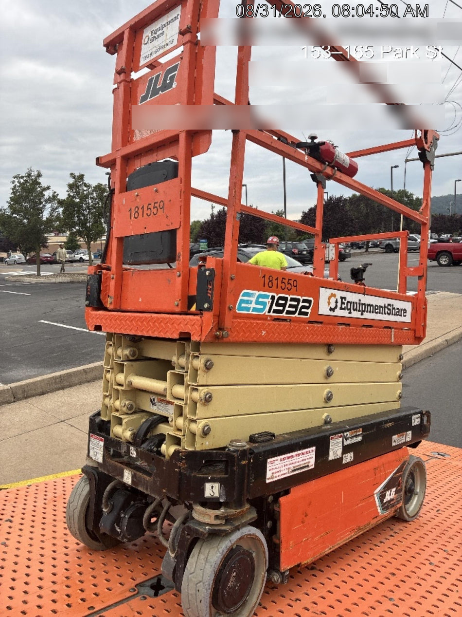 2021 JLG ES1932