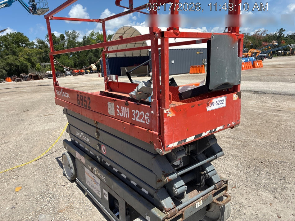 2018 Skyjack SJIII-3226 Skyjack SJIII3226 Scissor Lift w/Trojan Batteries