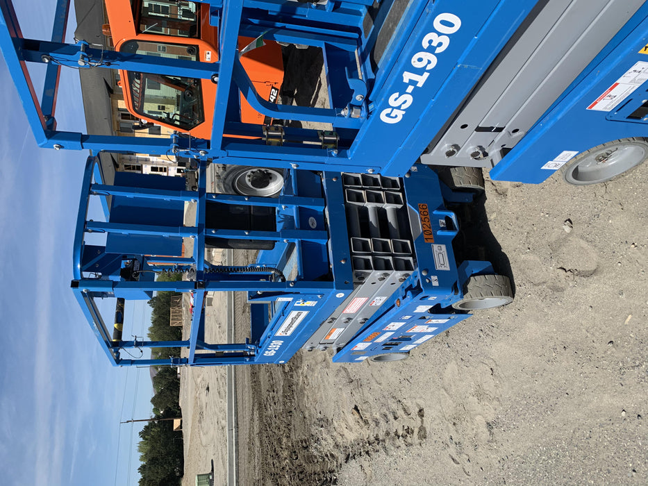 2020 Genie GS-1930 Solid Non Marking Tires, Beacon, Folding rails with half height swing gate, 800W Inverter