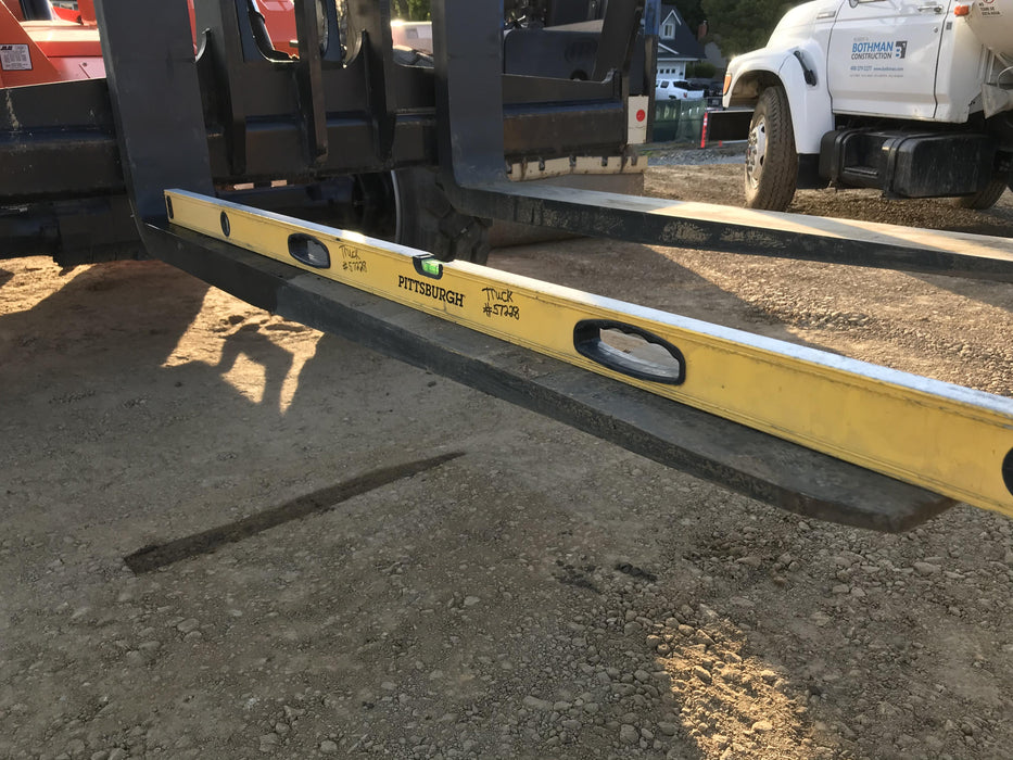 2020 Skytrak 8042 74 Hp, FF Tires, Work Lights, Beacon, Aux Hydraulics, Back up Alarm, Lifting Eye, ES Decals