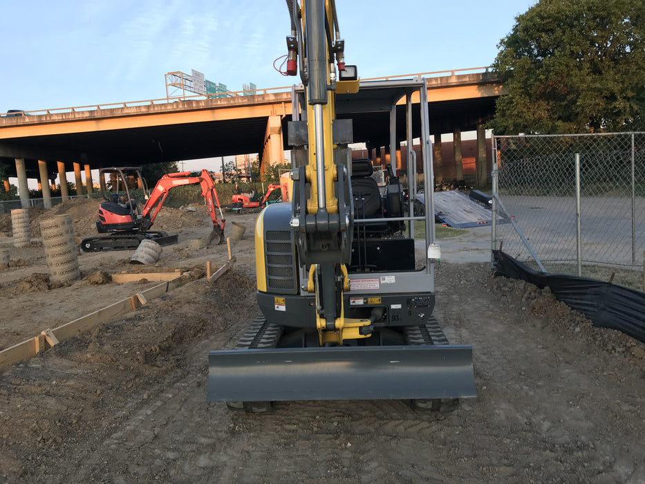 2019 Wacker Neuson EZ26 MX, Trk, Long, Canopy w/Manual Coupler, 3-40mm Pin Kits, 12"/18"/24" Pin on Buckets