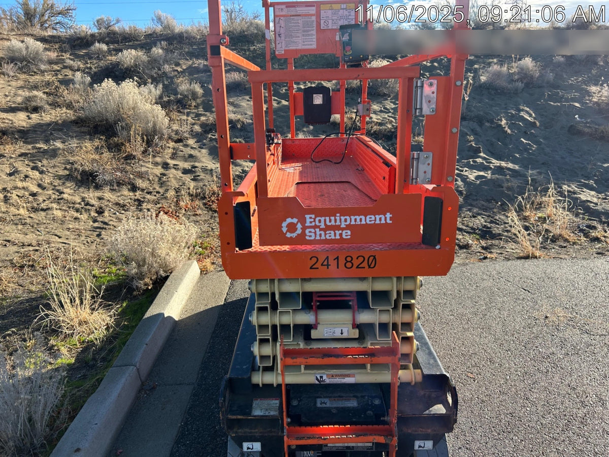 2022 JLG ES2632