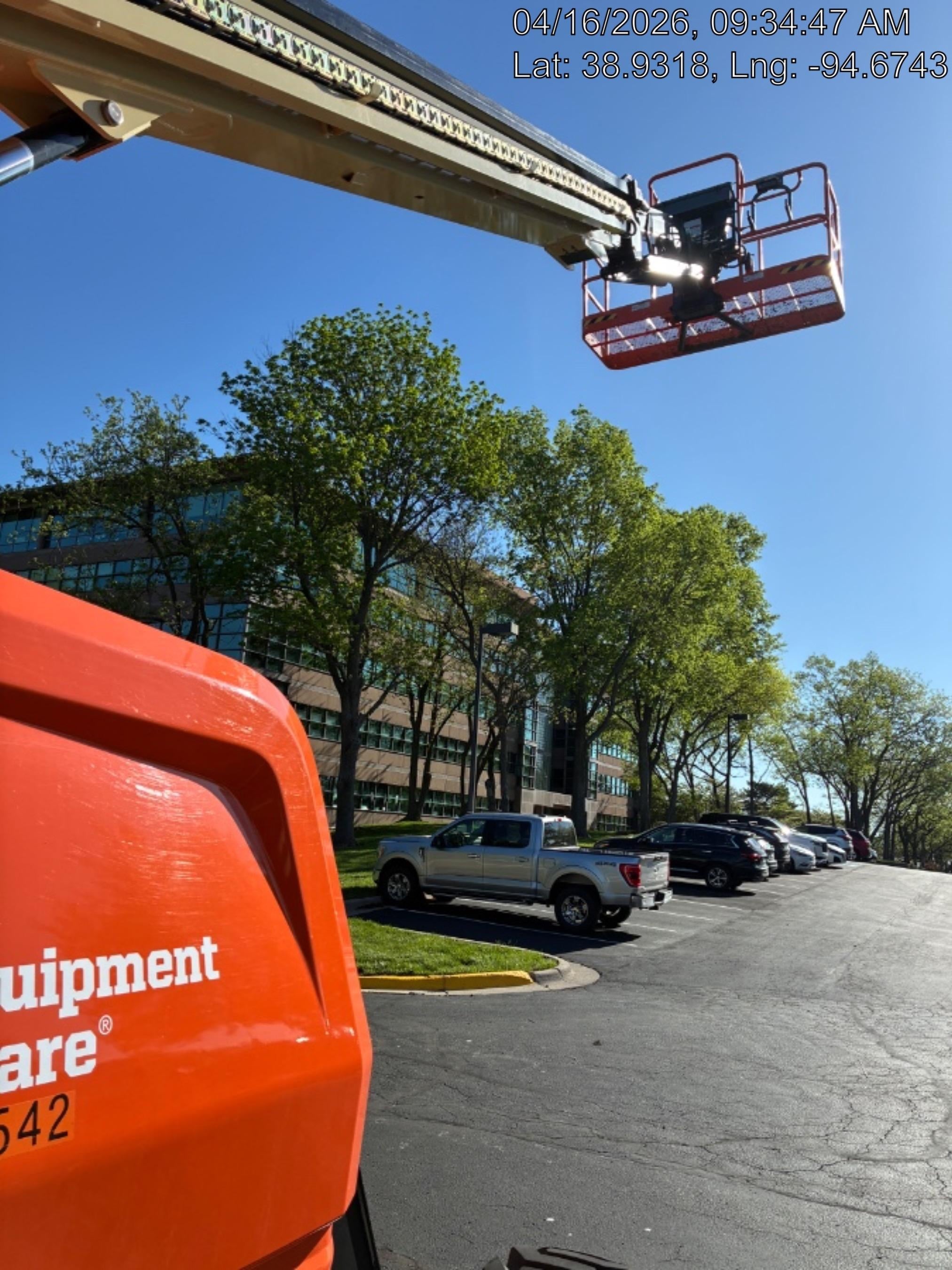 2025 JLG 660SJ