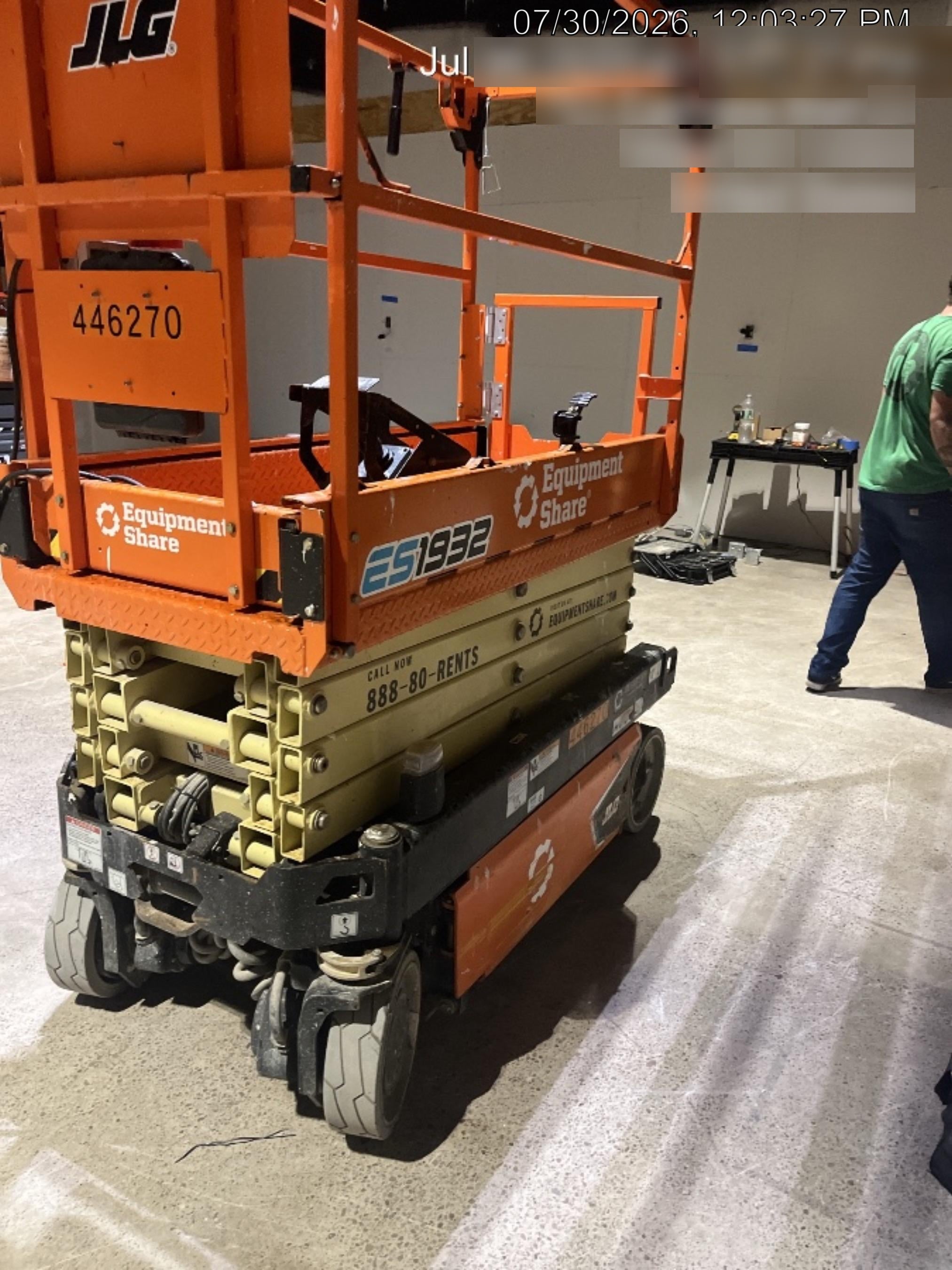 2024 JLG ES1932