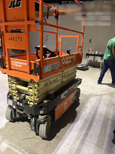 2024 JLG ES1932
