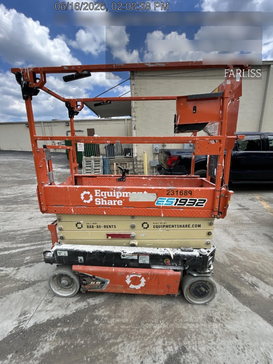 2022 JLG ES1932