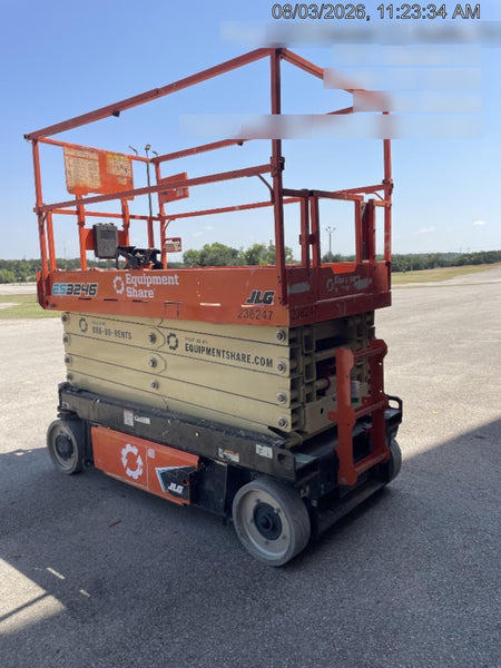 2022 JLG ES3246
