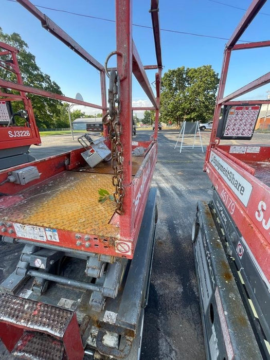 2018 Skyjack SJIII-3219 Skyjack SJIII3219 Scissor Lift w/Trojan Batteries