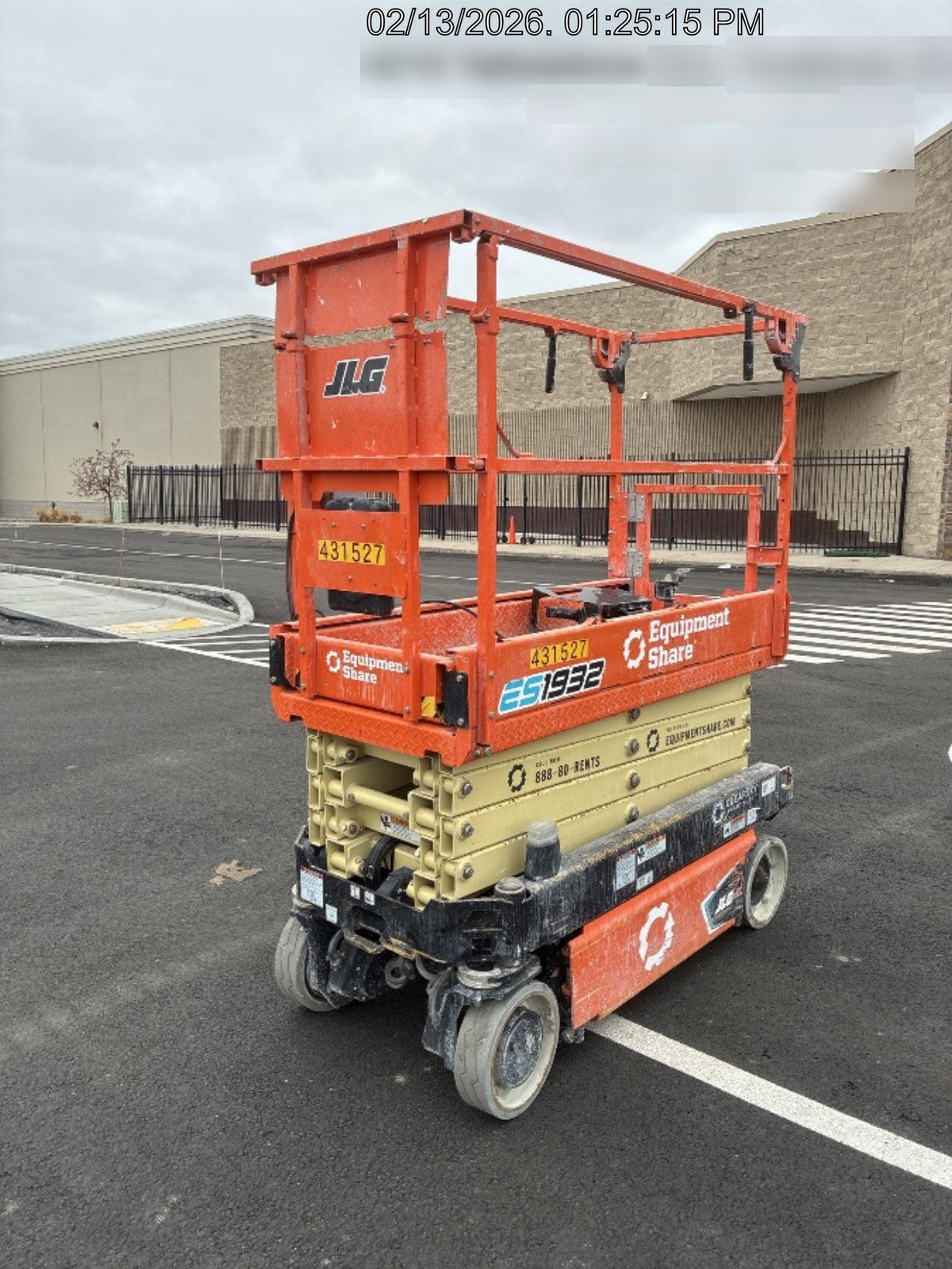 2024 JLG ES1932