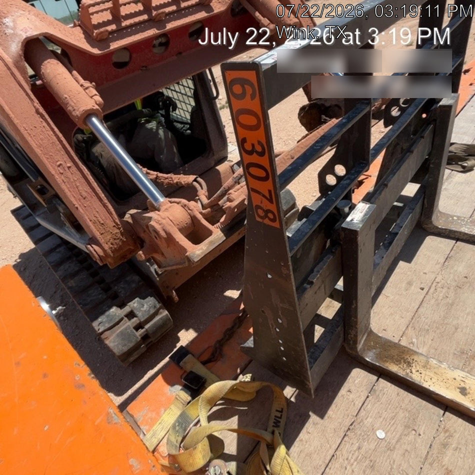 2025 ARROW MATERIAL HANDLING 24" Pallet Fork Frame