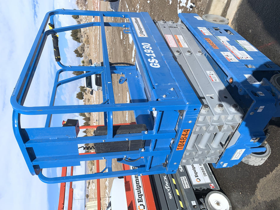 2020 Genie GS-1930 Fixed rails with chain entry gate - Pre A92.20