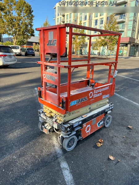 2022 JLG ES1330L