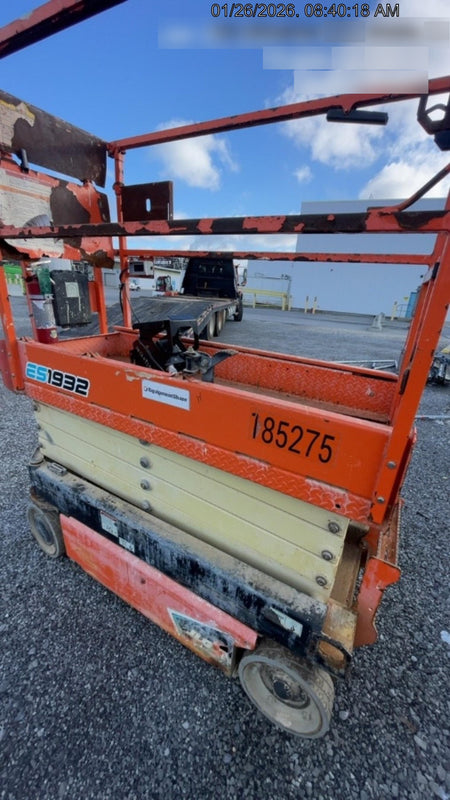 2021 JLG ES1932