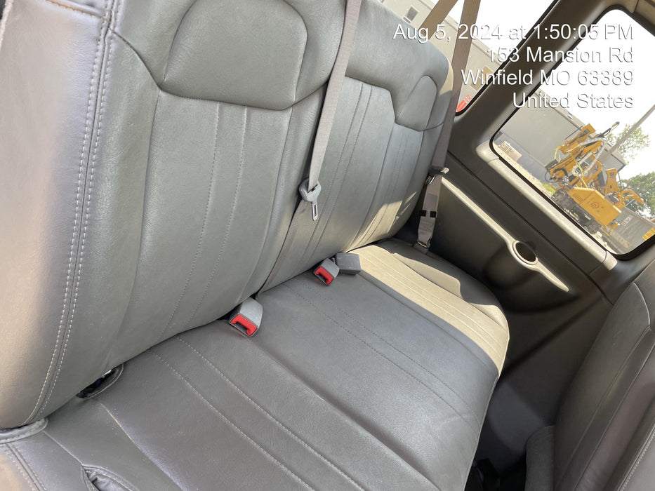 2023 CHEVROLET Express Van - Rental