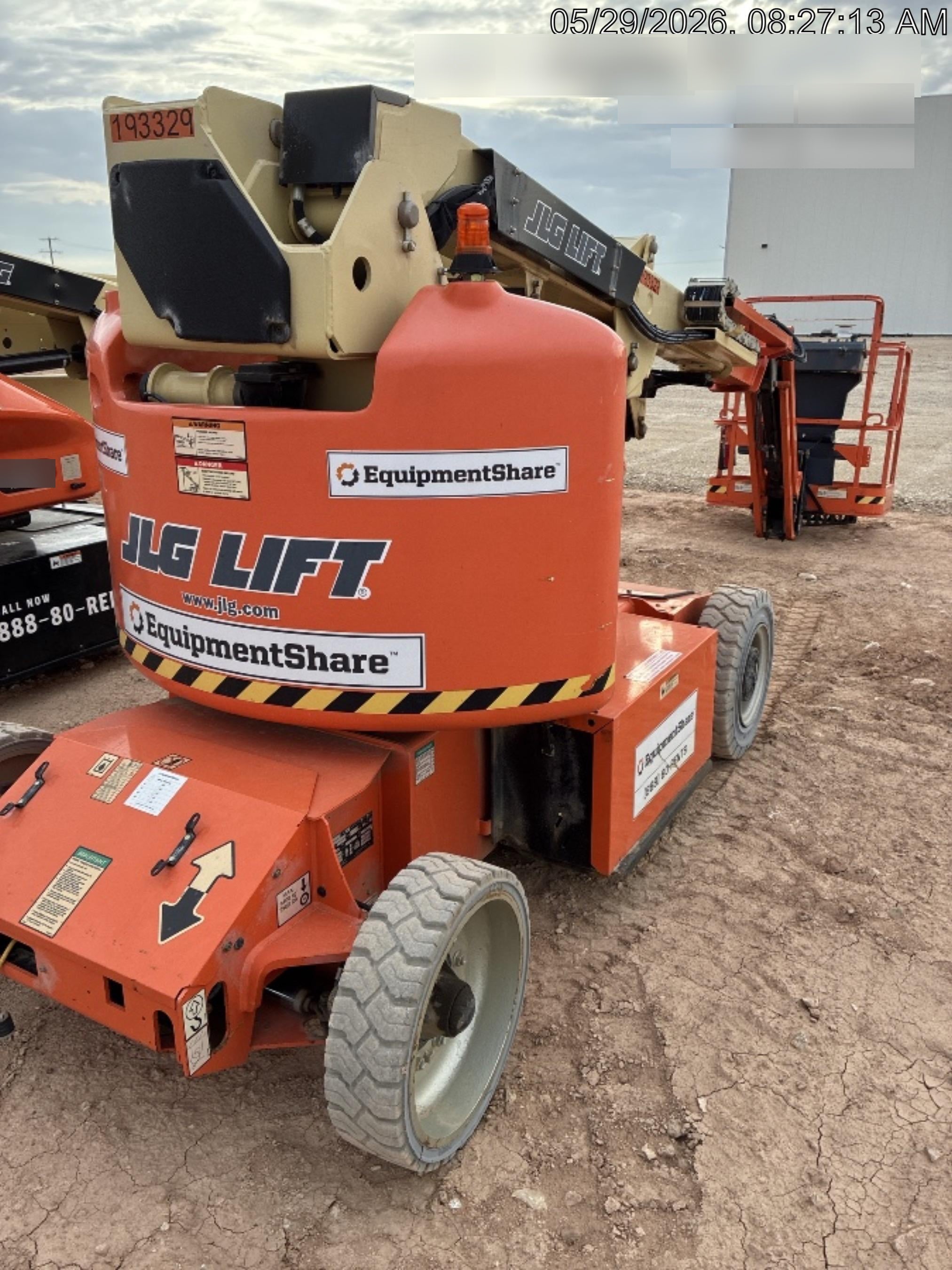 2021 JLG E400AJP Narrow