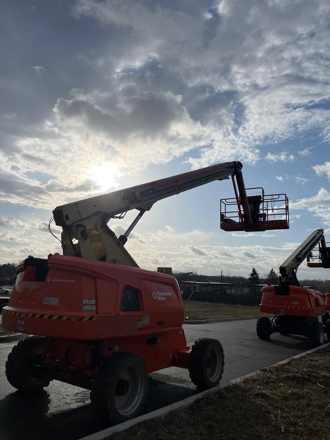 2022 JLG 660SJ