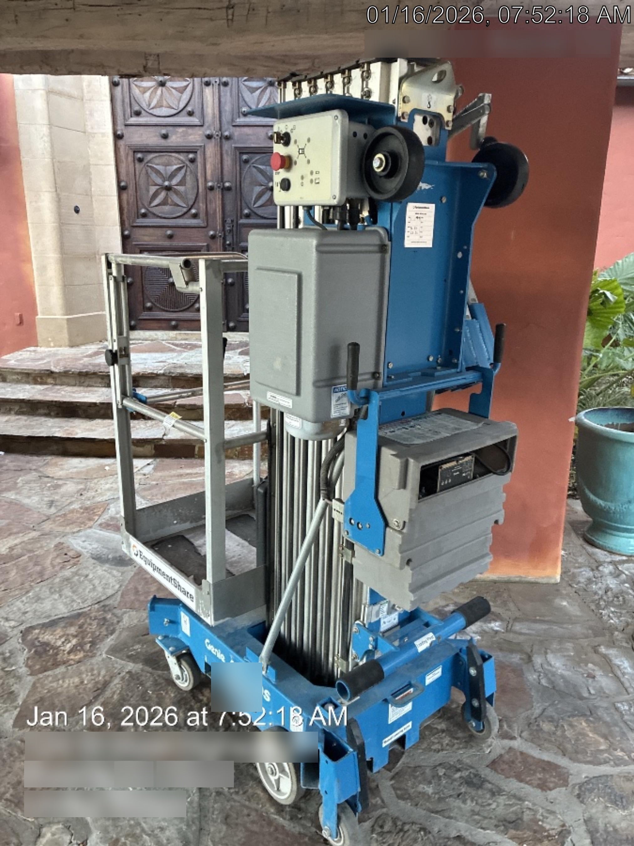 2019 GENIE AWP-30S