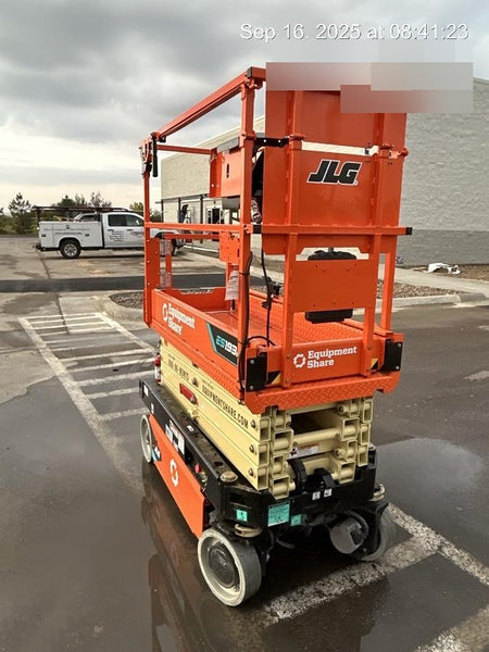 2025 JLG ES1932