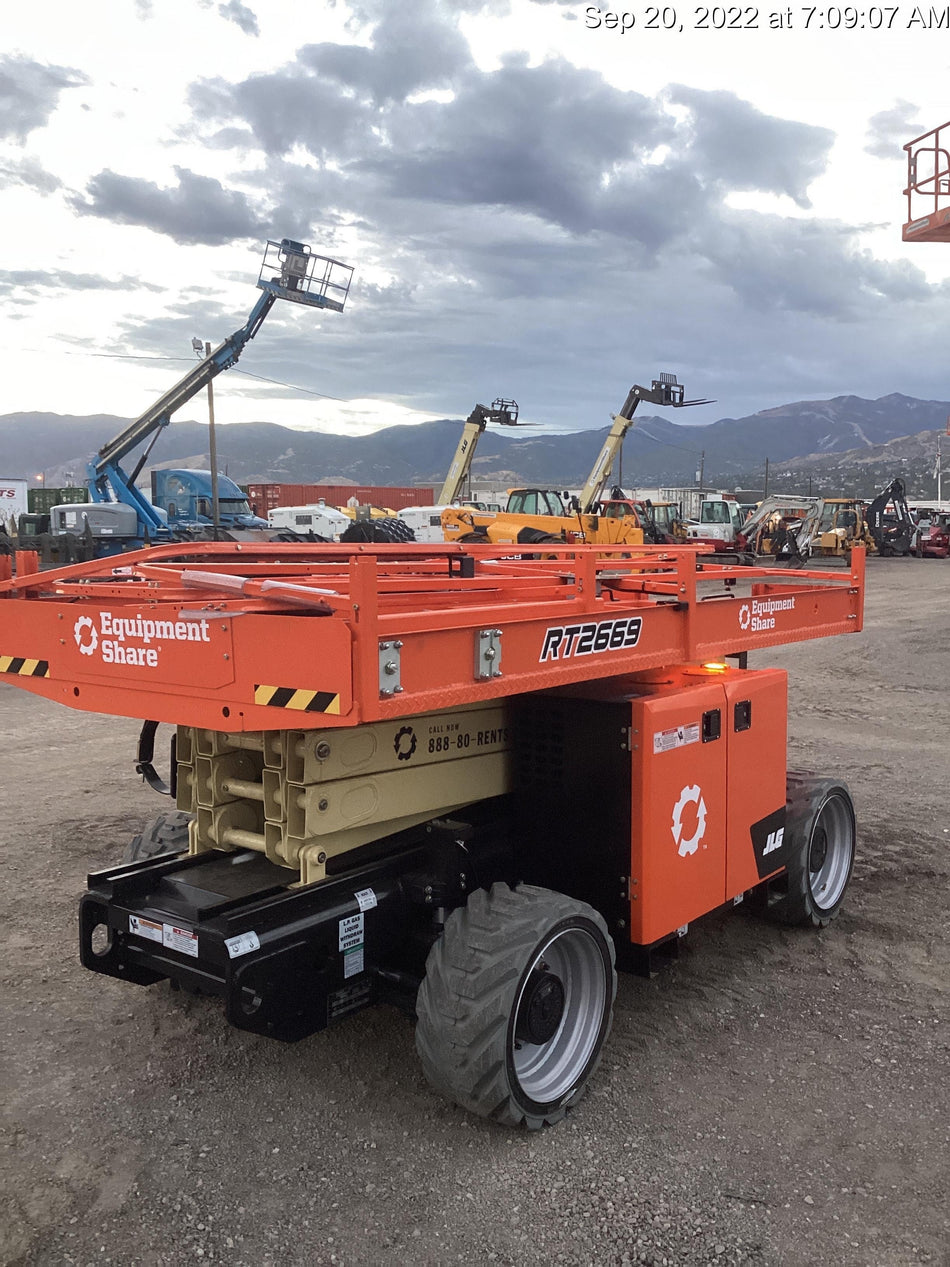 2022 JLG RT2669