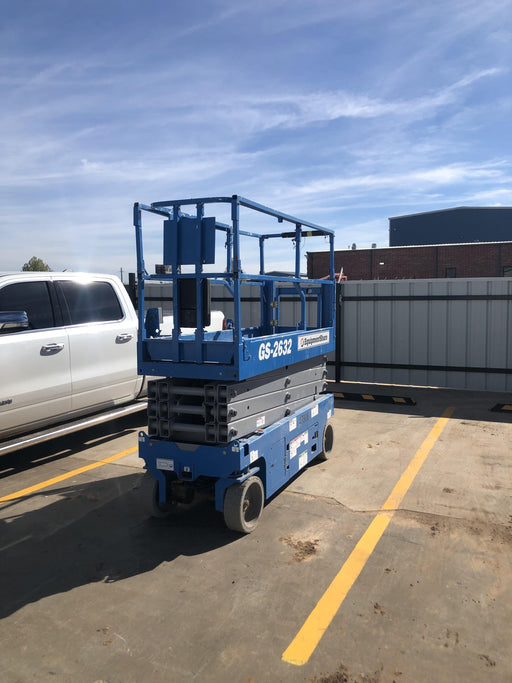 2019 Genie GS-2632 Folding rails with half height swing gate