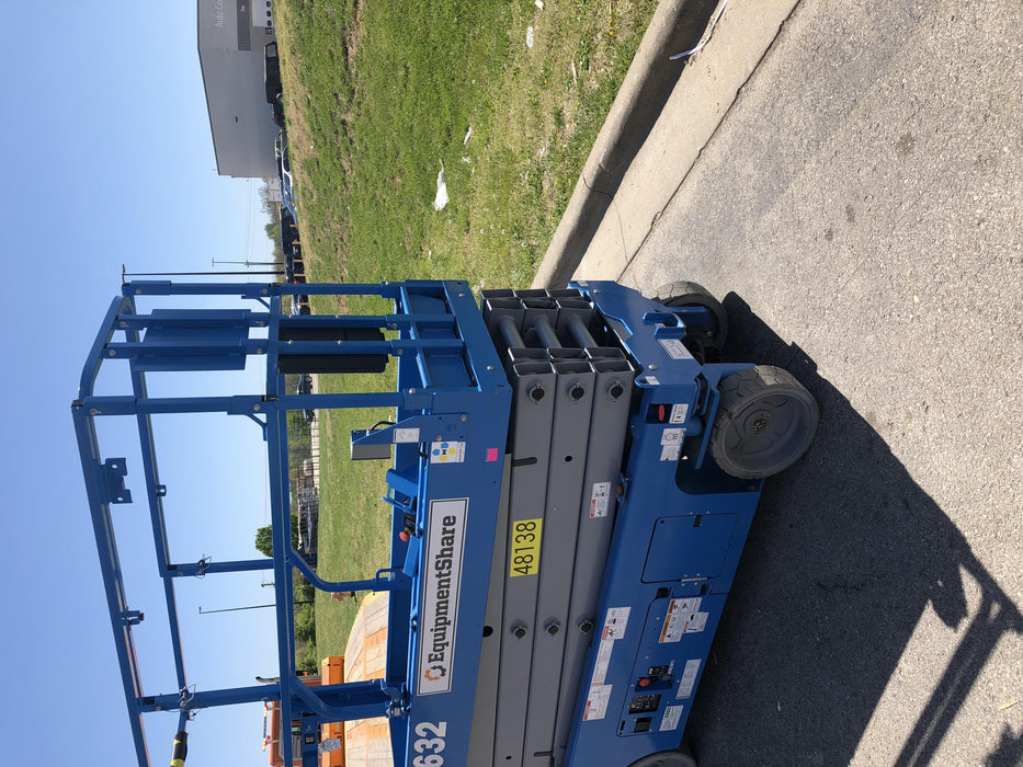 2019 Genie GS-2632 Folding rails with half height swing gate