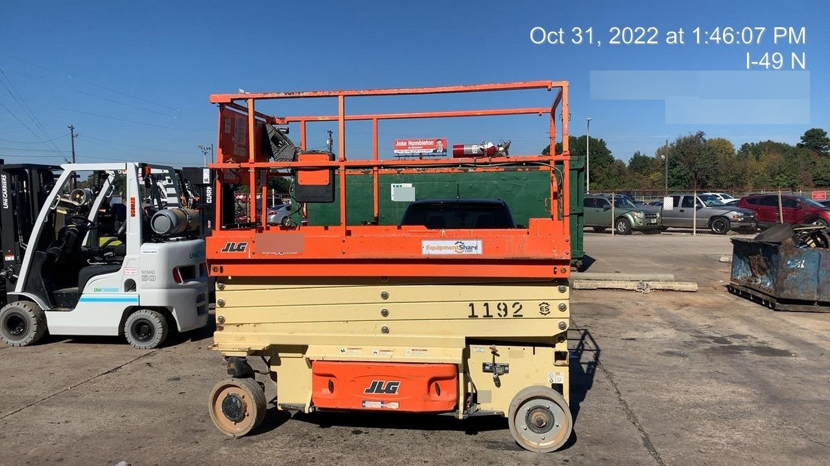 2016 JLG 3246ES