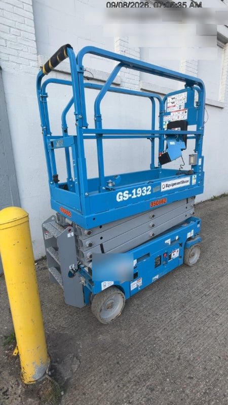 2023 GENIE GS-1932