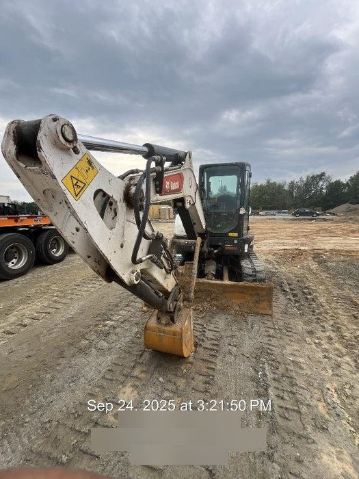 2022 Bobcat E50 Cab/Heat/Air, Rubber Tracks, Manual QC, Hydraulic Thumb