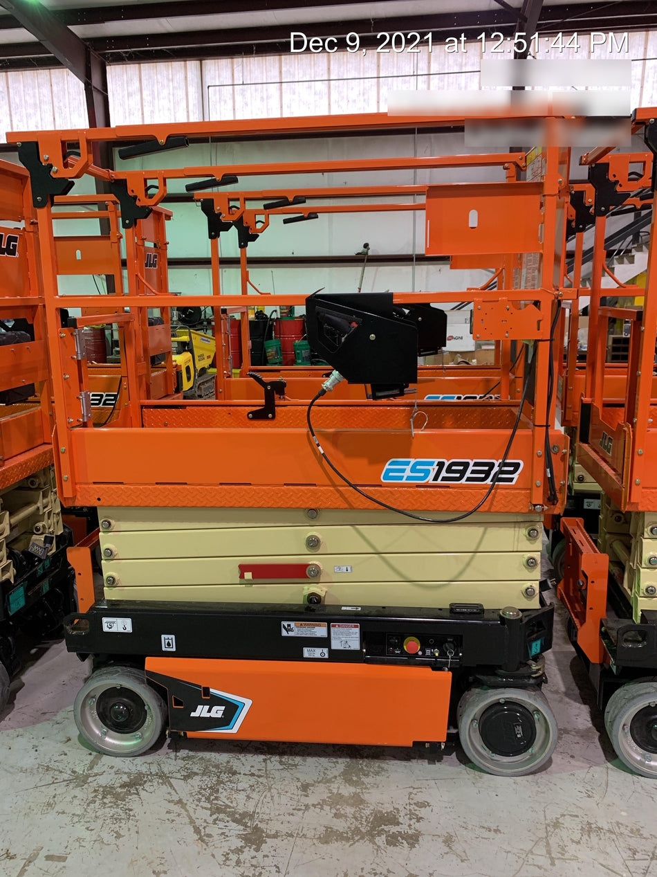 2021 JLG ES1932