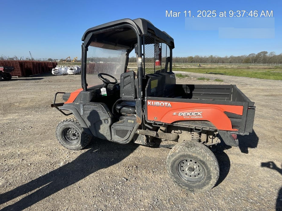 2019 Kubota RTV-XG850WL-H 4wd Utility Cart, Gas, 2 Seat, LED Strobe, Windshield Tempered Glass, Plastic Canopy, Wire Harness Kit, Backup Alarm