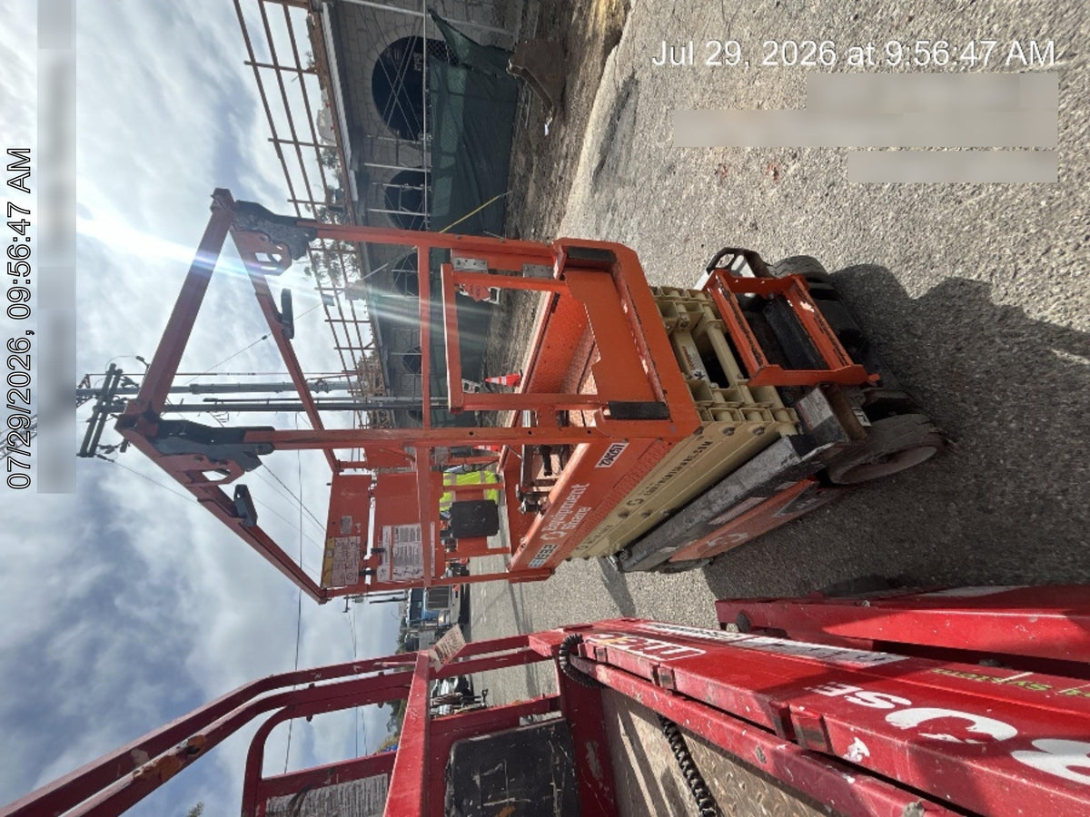 2022 JLG ES1932