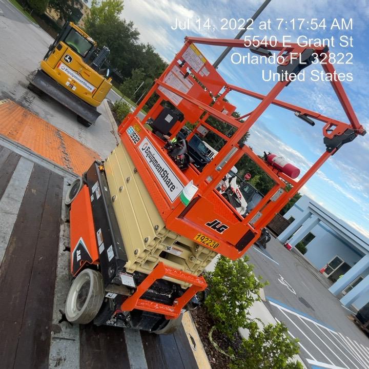 2021 JLG ES1932