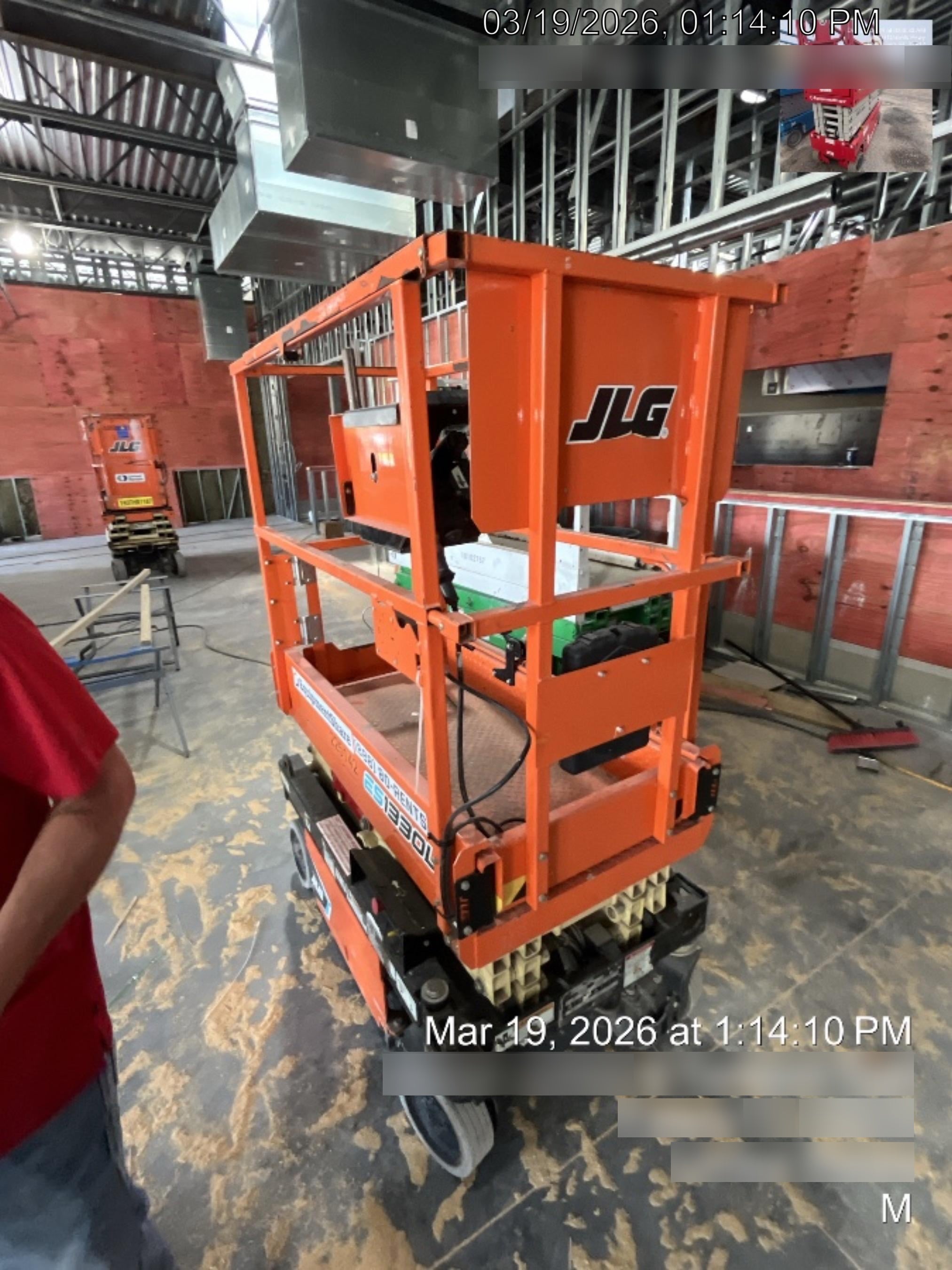2022 JLG ES1330L