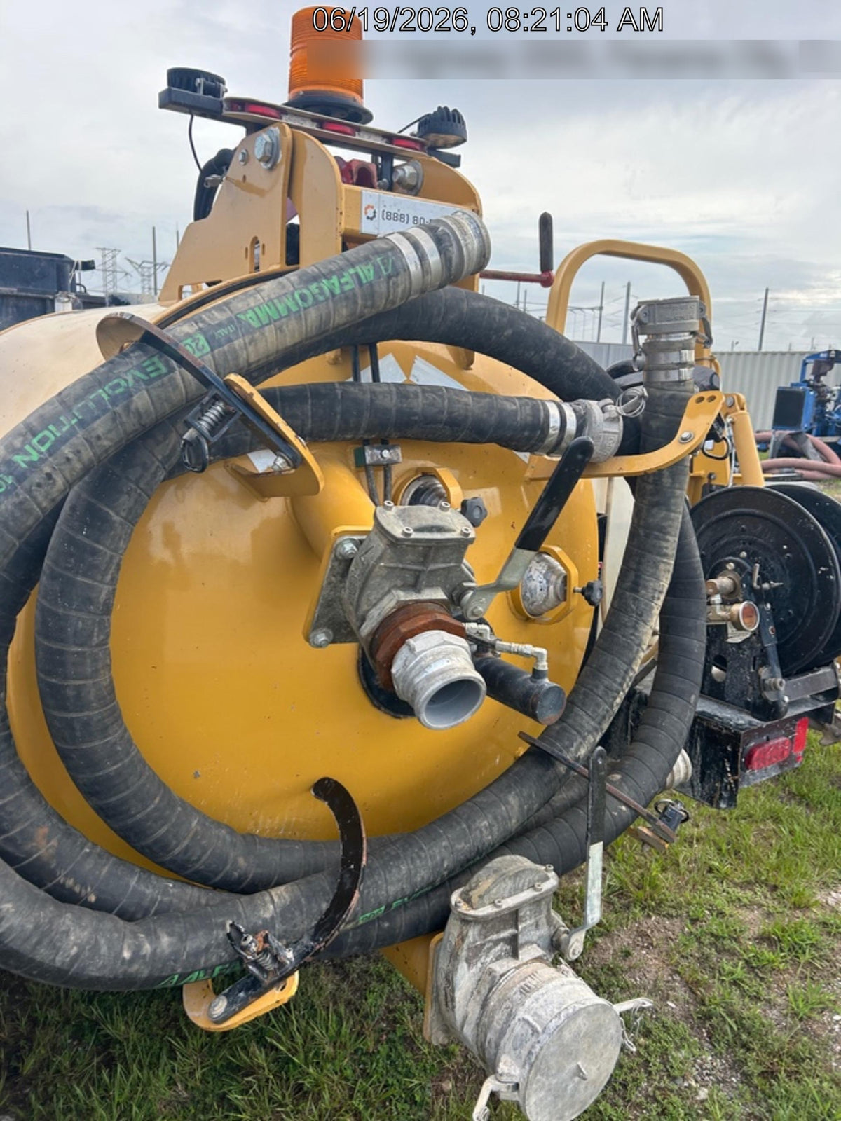 2023 Vac-Tron LP573XDT T4 Koehler Diesel Engine, 500 Gallon Debris Tank, x2 100 Gallon Water Tanks