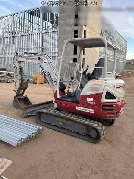 2020 TAKEUCHI TB235-2R