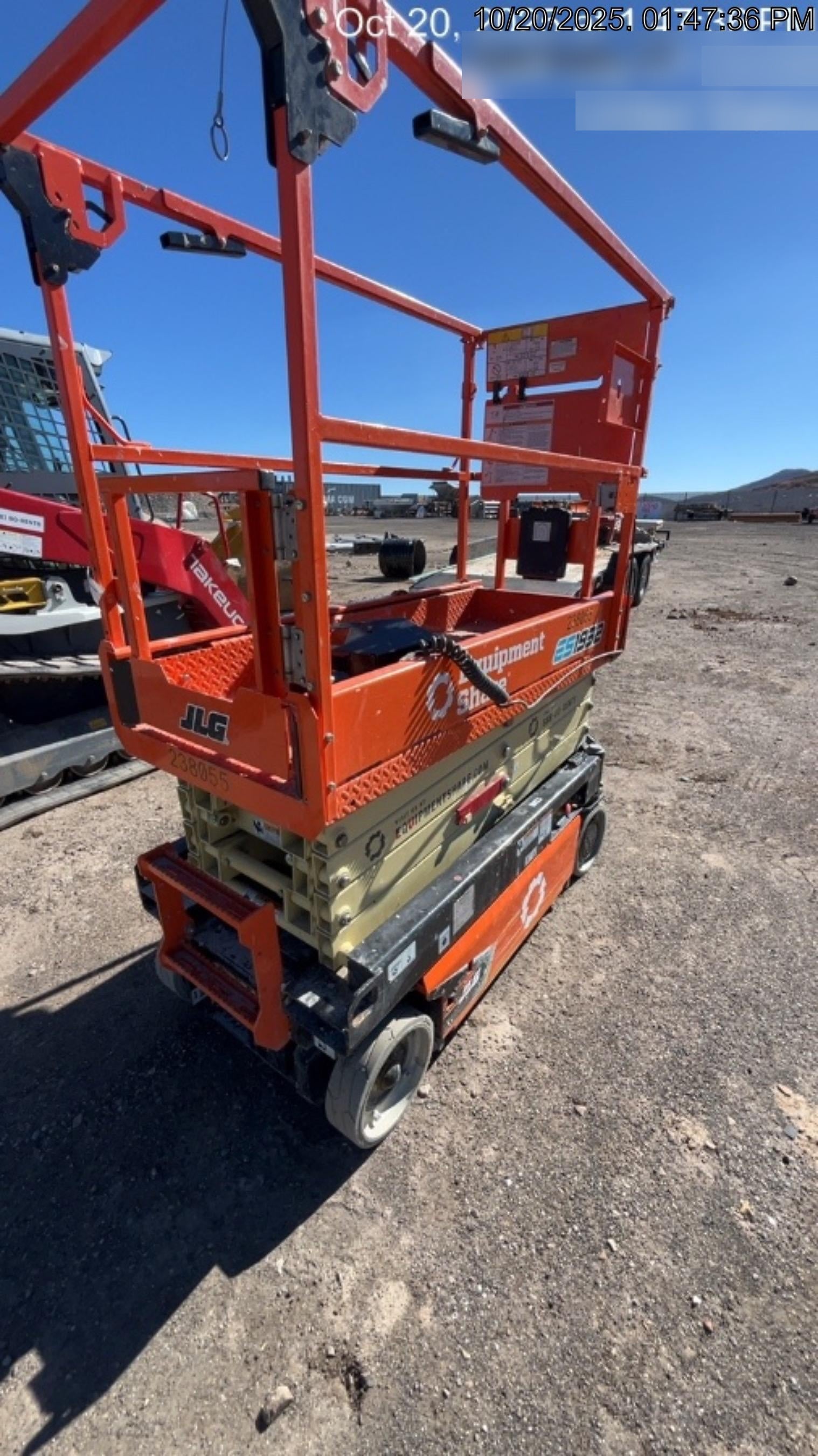 2022 JLG ES1932