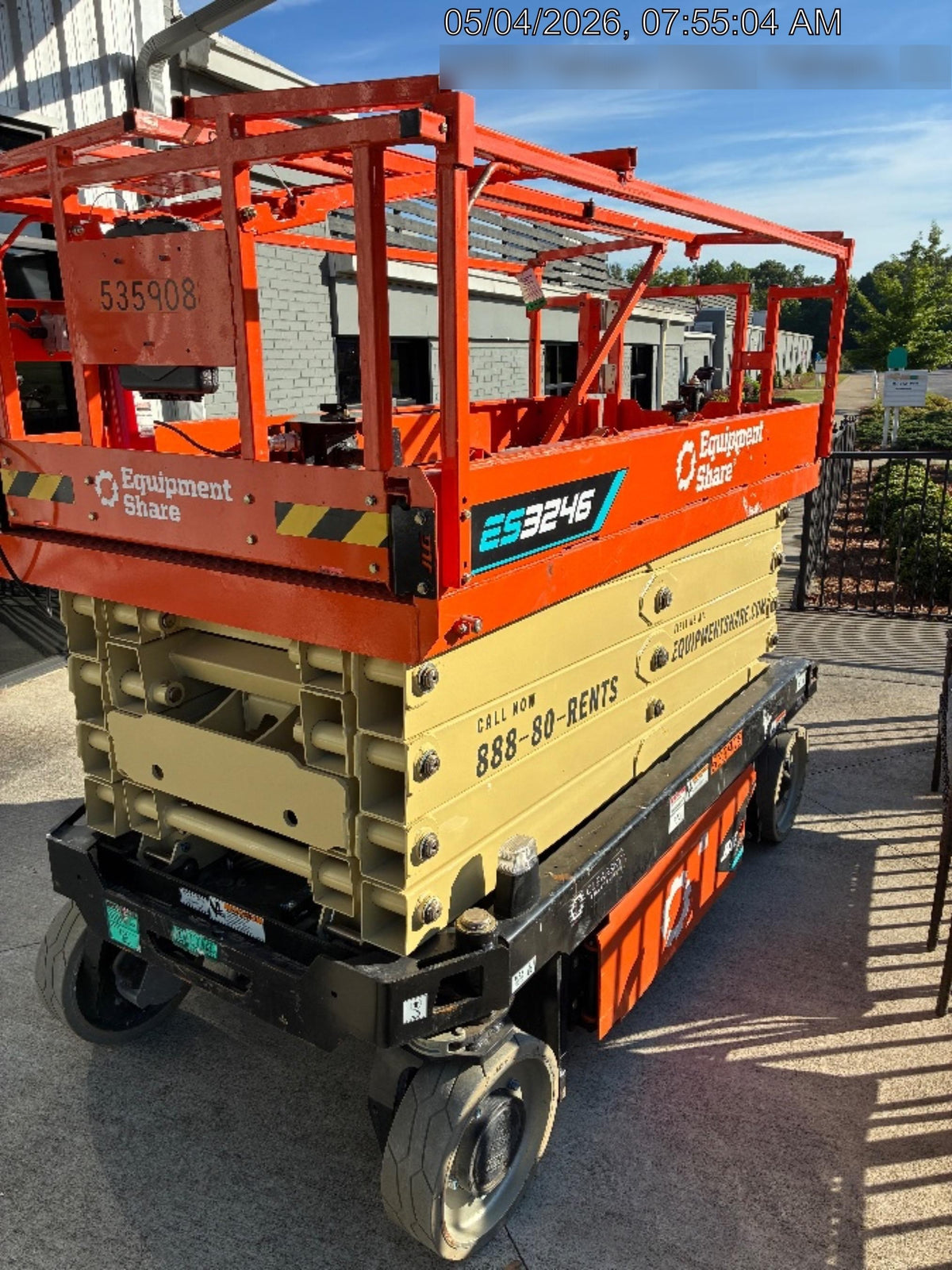 2025 JLG ES3246