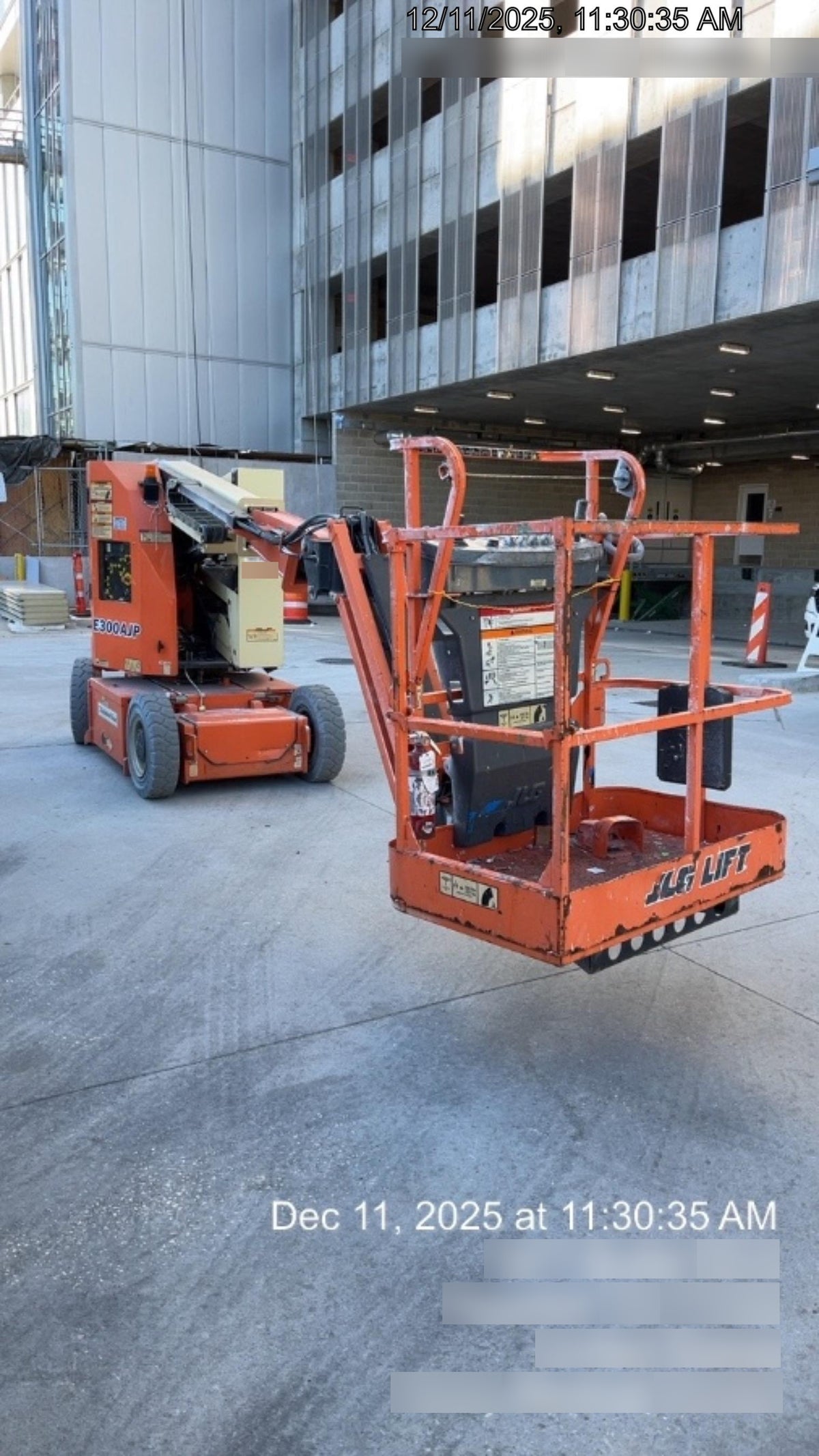 2019 JLG E300AJP
