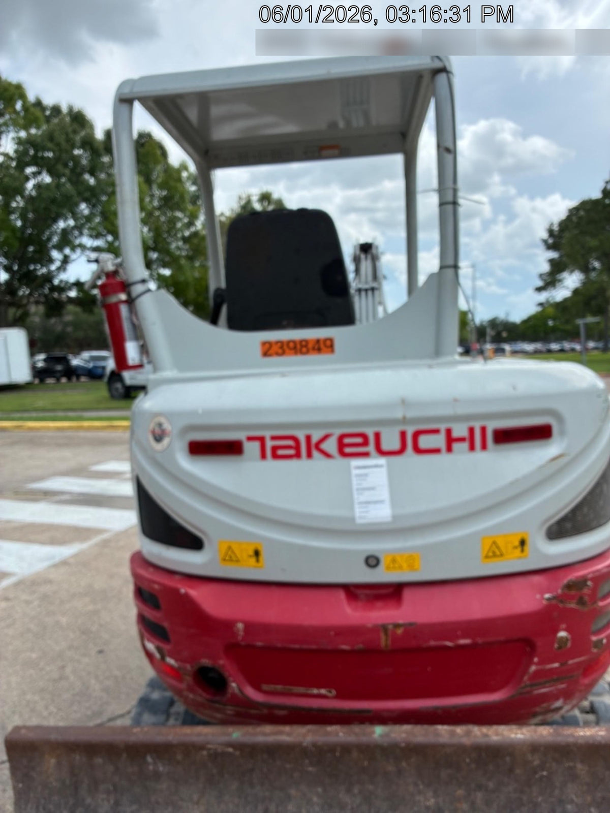 2022 TAKEUCHI TB235-2R