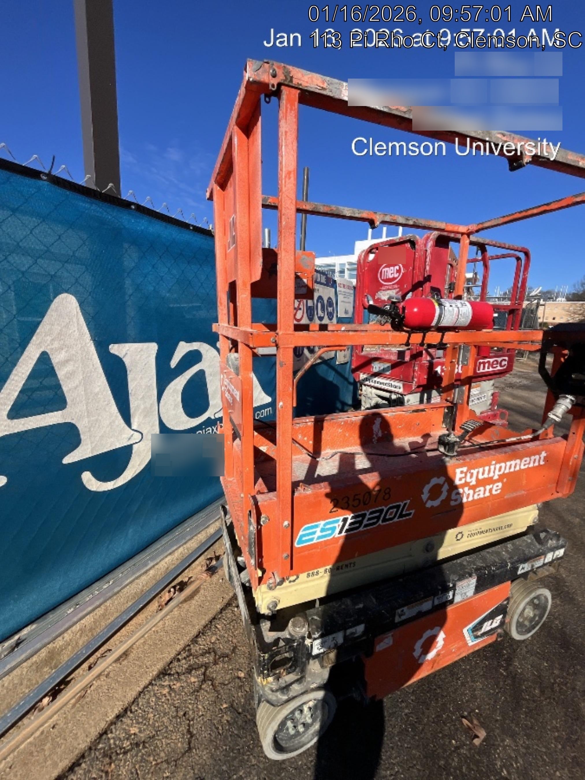 2022 JLG ES1330L